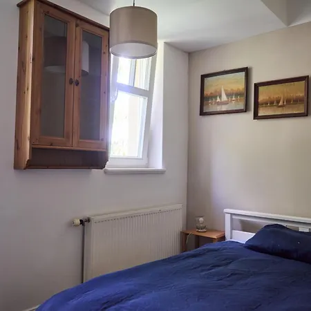 Painter's By Zoo And Congress Center *